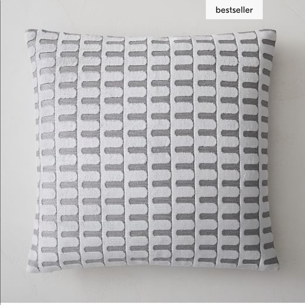 Cut Velvet Archway pillow case